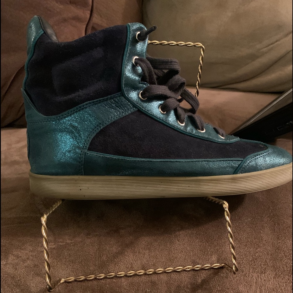 Shoe